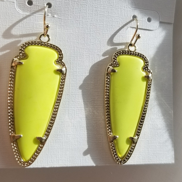 Rare Neon Yellow Kendra Scott Sky Earrings in gold - Picture 2 of 16